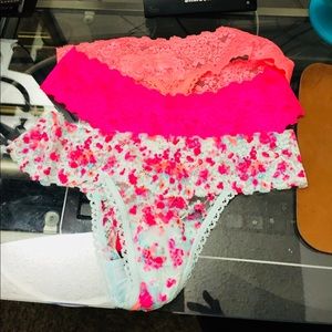 Jessica Simpson’s Laced Thongs